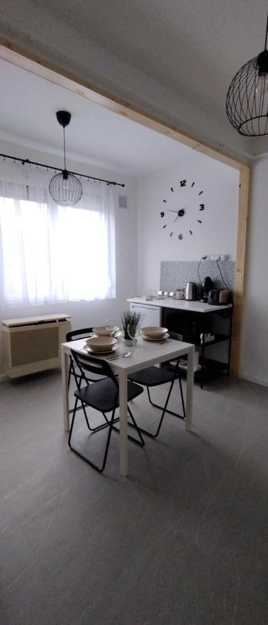 Blue Moon Apartman Eger Luaran gambar