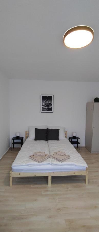 Blue Moon Apartman Eger Luaran gambar