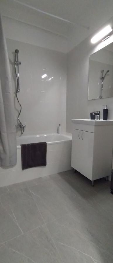 Blue Moon Apartman Eger Luaran gambar