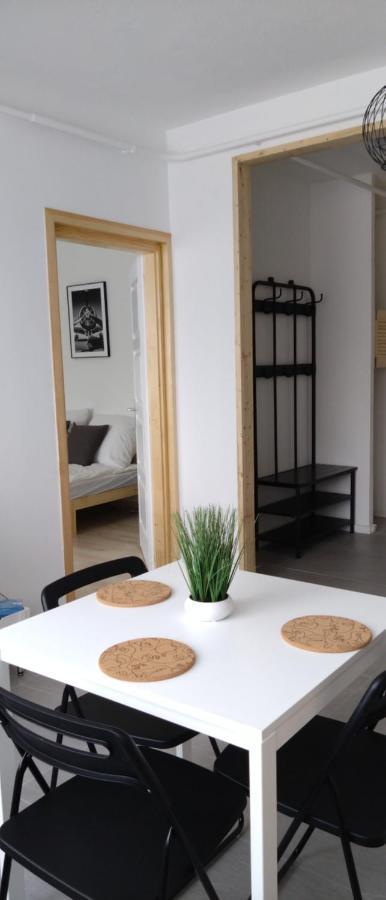 Blue Moon Apartman Eger Luaran gambar