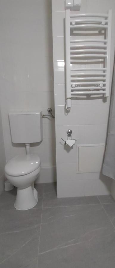 Blue Moon Apartman Eger Luaran gambar