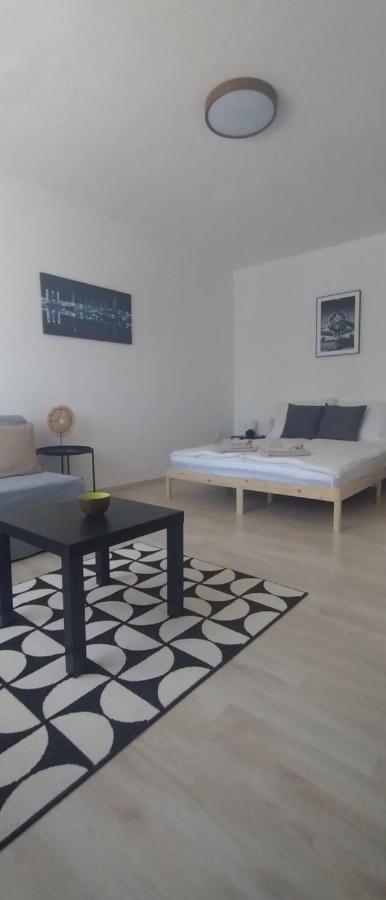 Blue Moon Apartman Eger Luaran gambar